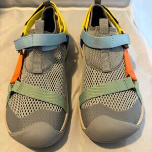 New In Box Teva Kids Outflow Universal Water Sandals Grey Multi Big Kid Size 5